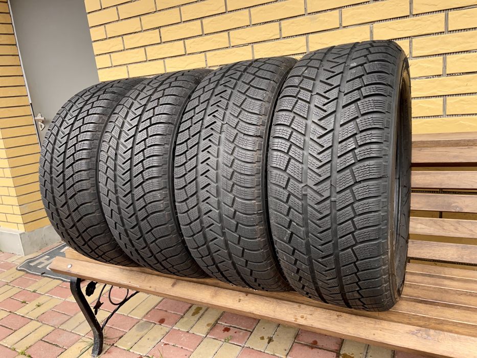 Шини Резина 255.55 R18 Michelin Зима