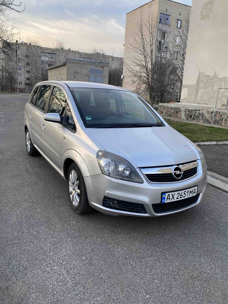 Продам Opel Zafira B