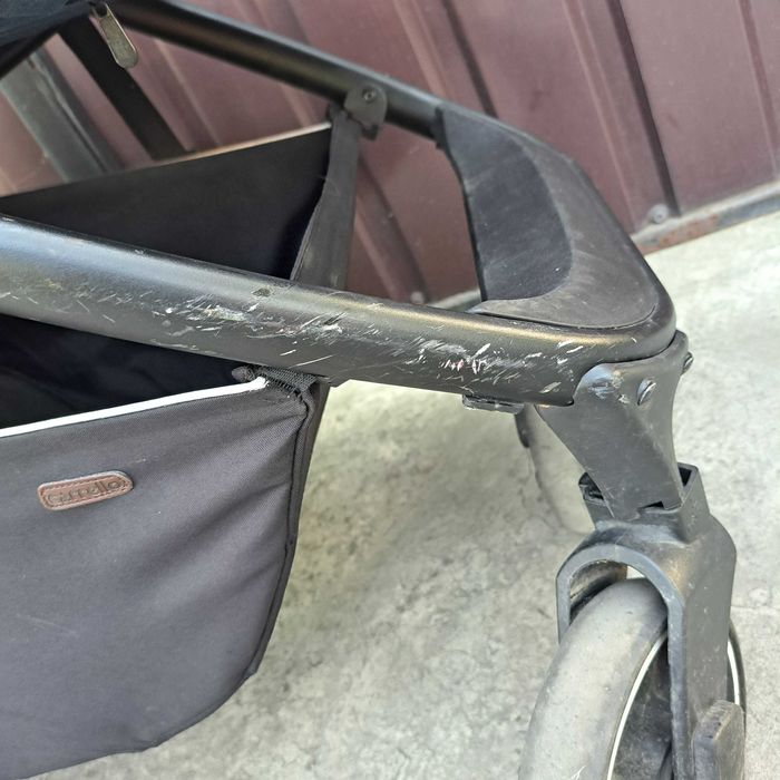 Прогулянкова коляска CARRELLO Bravo