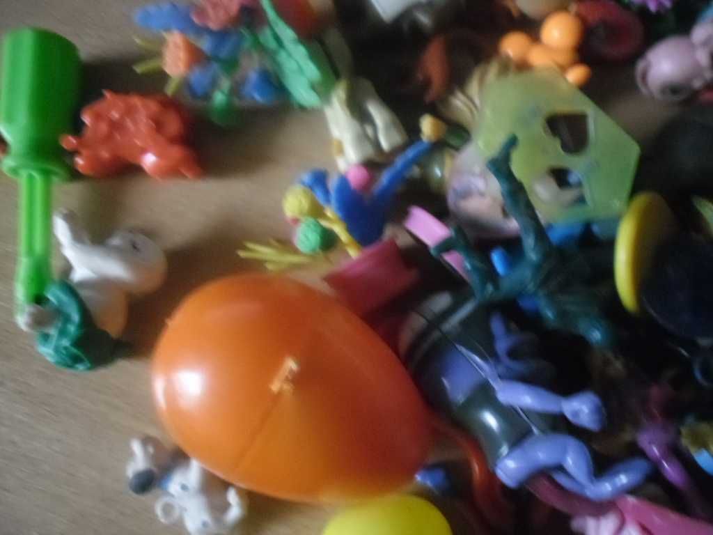 игрушки фигурки киндер сюрприз короб контейнер капсула Kinder Surprise