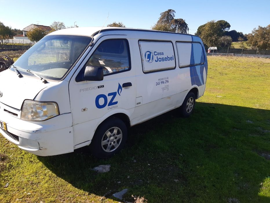 Kia Prégio (avariado)