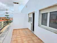 Arrendo T3 Duplex com 2 Terraços - Mem Martins