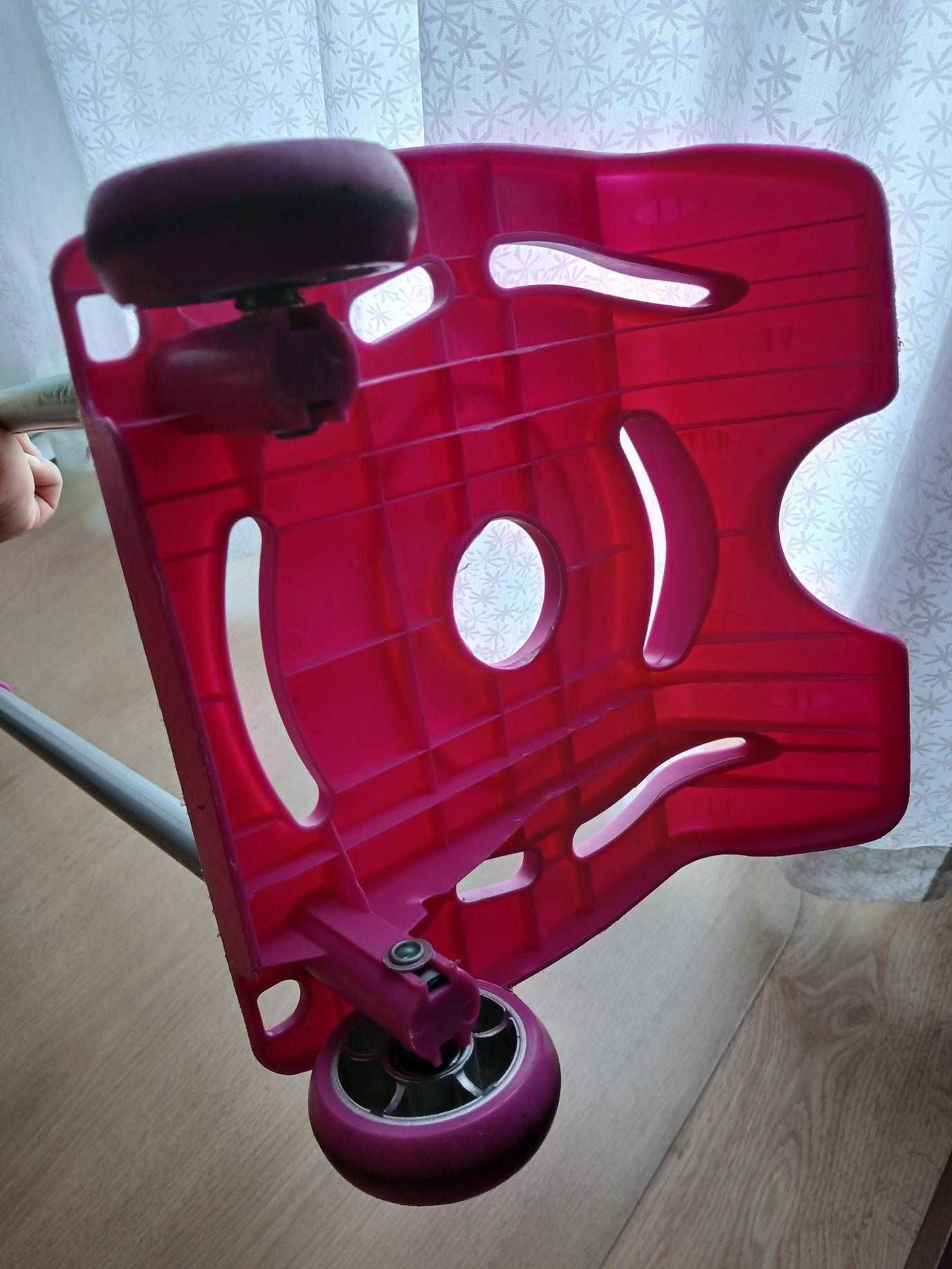 Suporte de mochila com rodinhas cor de rosa
