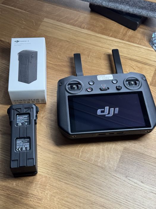 DJI Mavic 3. Аккумулятор, Пуль RC Pro