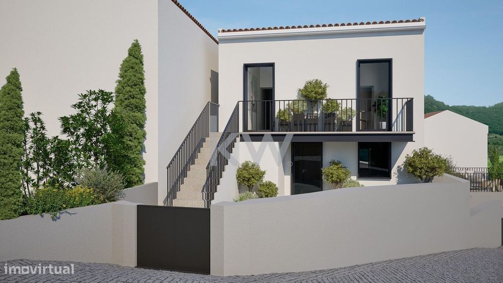 Investimento! 2 moradias para reconstruir, em Subserra, Alhandra