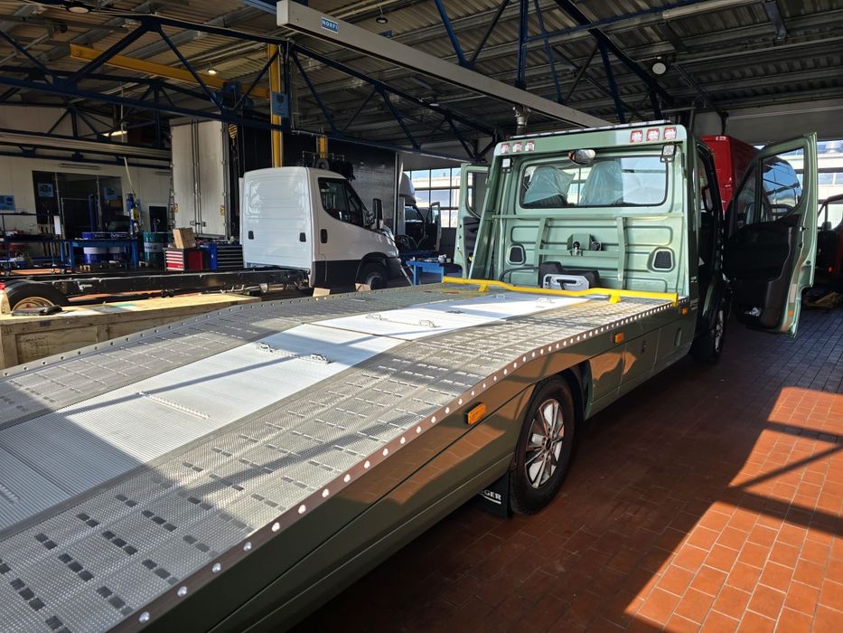 Wynajem lawety zestaw na 3 auta Iveco Daily 2025 AUTOMAT