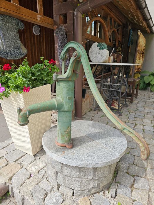 Pompa ręczna ogrodowa, stan bdb