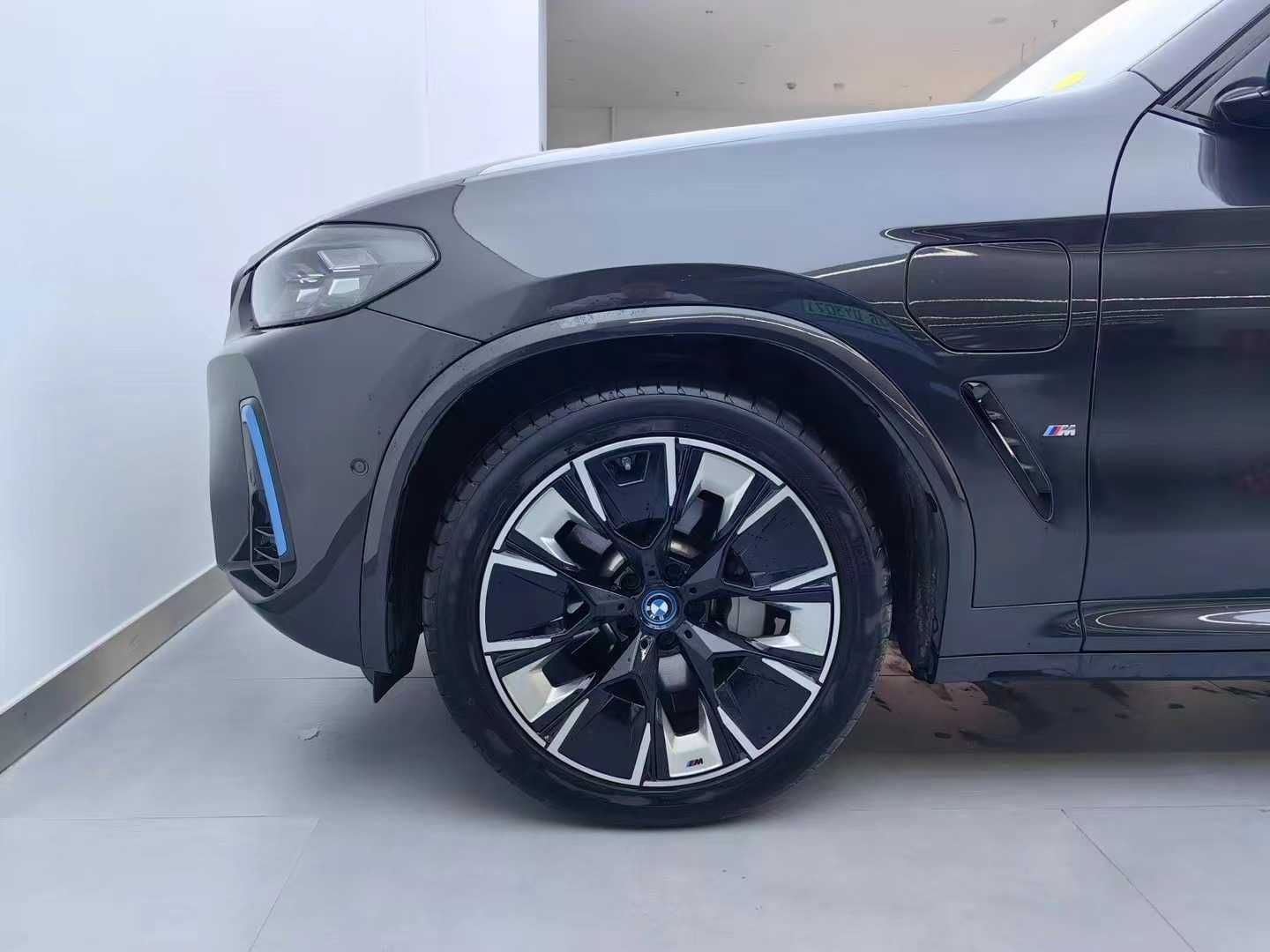 BMW  IX 3   2022