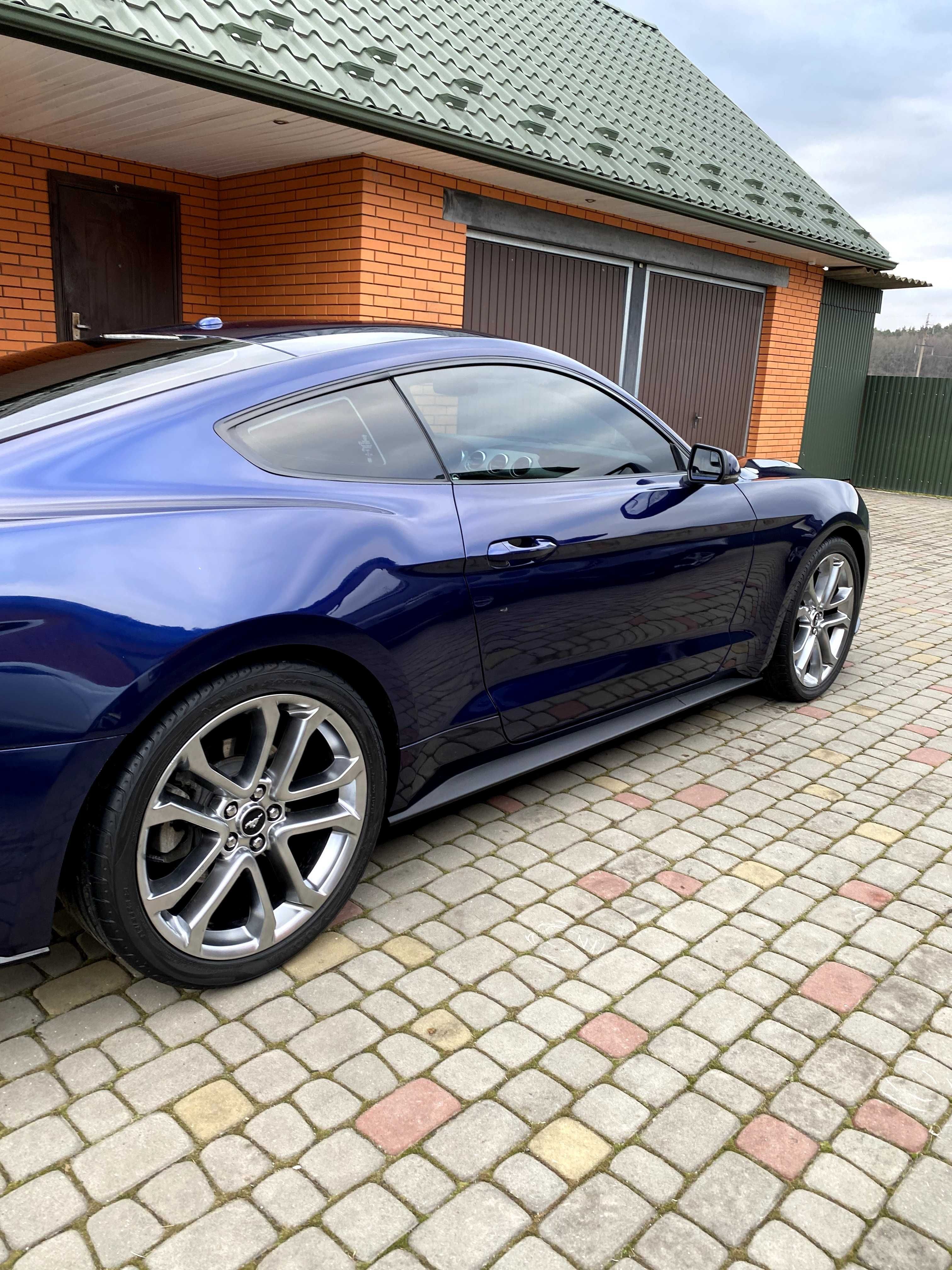 Ford Mustang Premium (2018 модельний рік)