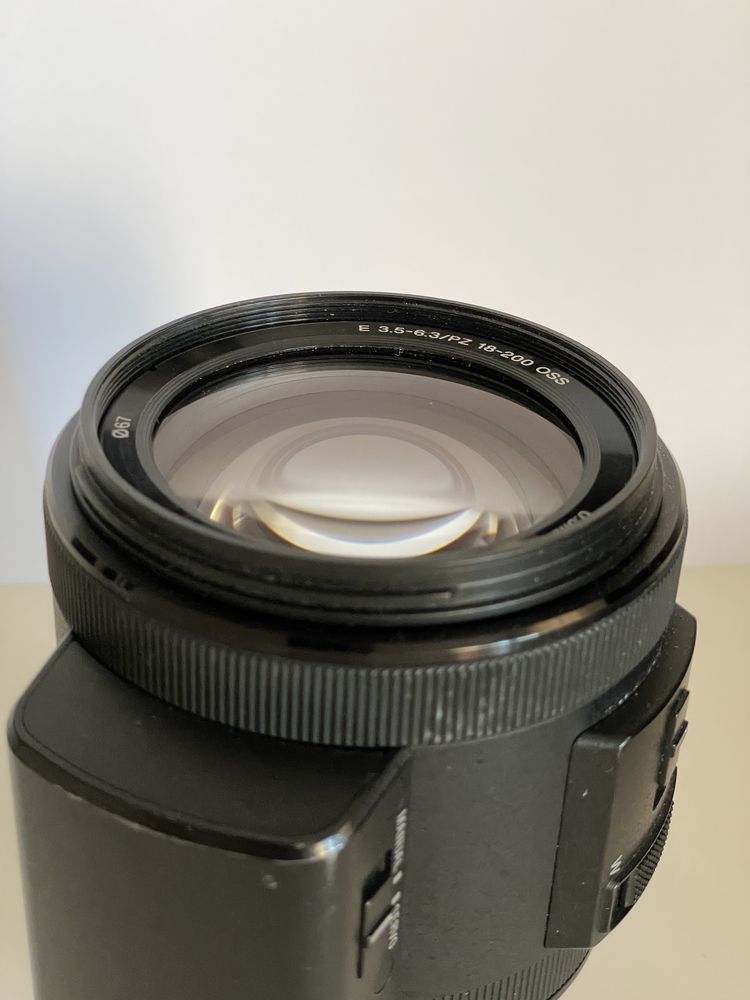 Obiektyw Sony E Power Zoom PZ 18-200 OSS do aps-c do video
