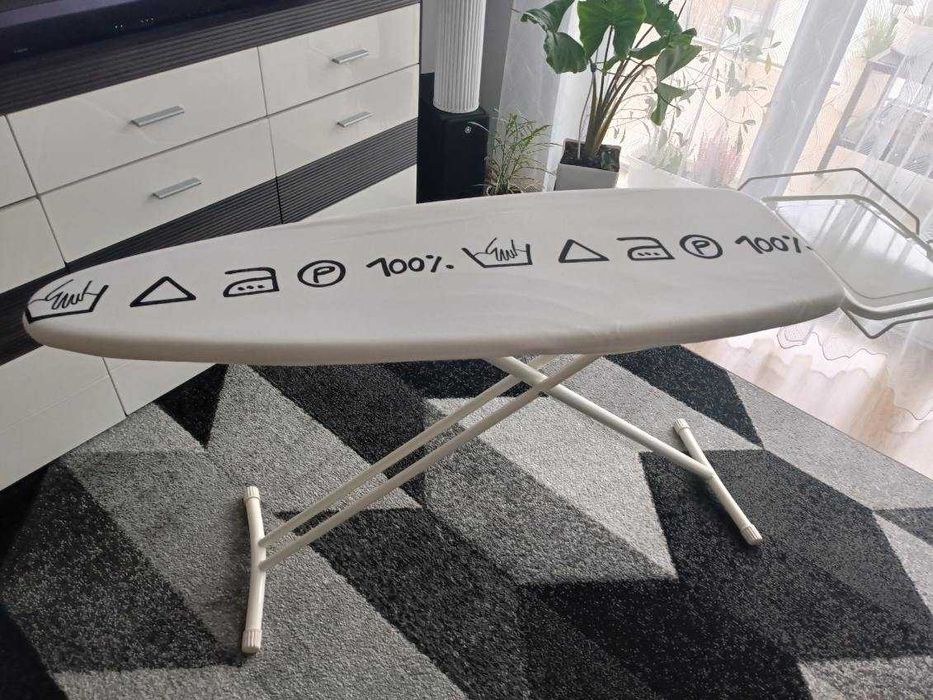 Deska do prasowania przystosowana do stacji parowej