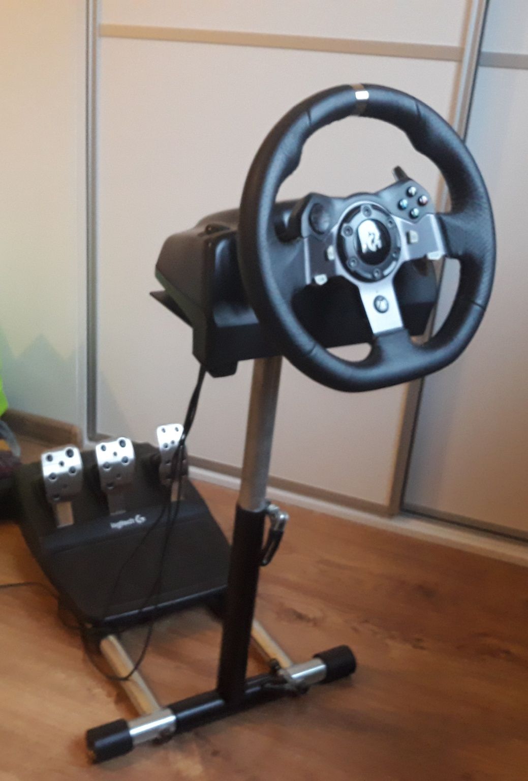 Kierownica Logitech G920 ze stojakiem