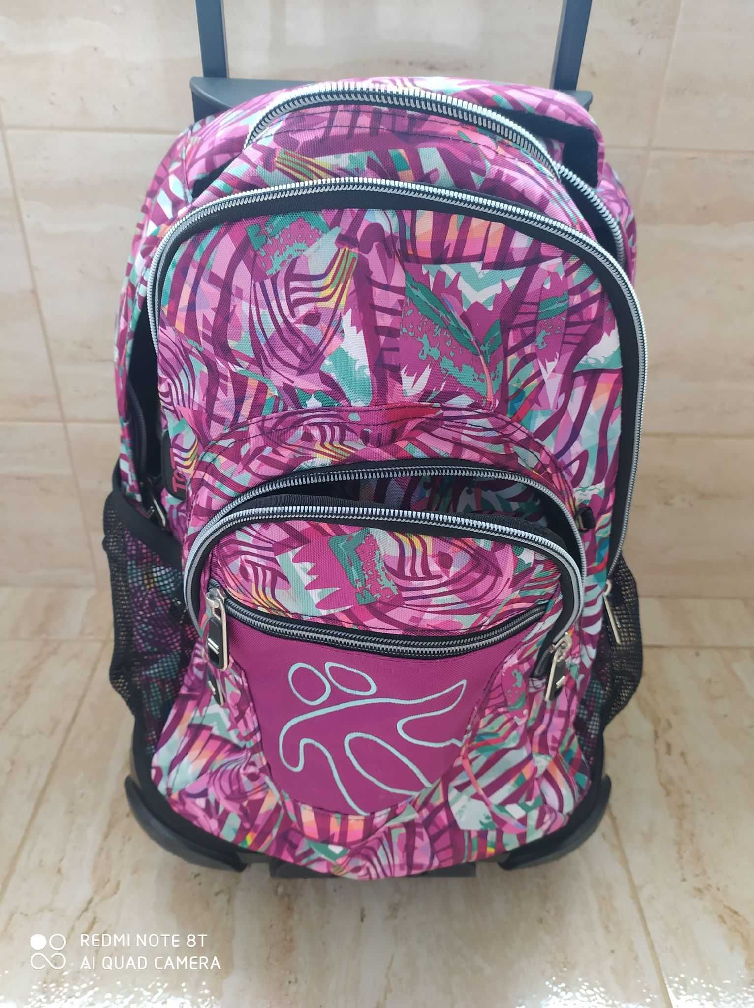 Mochila para menina com pouco uso