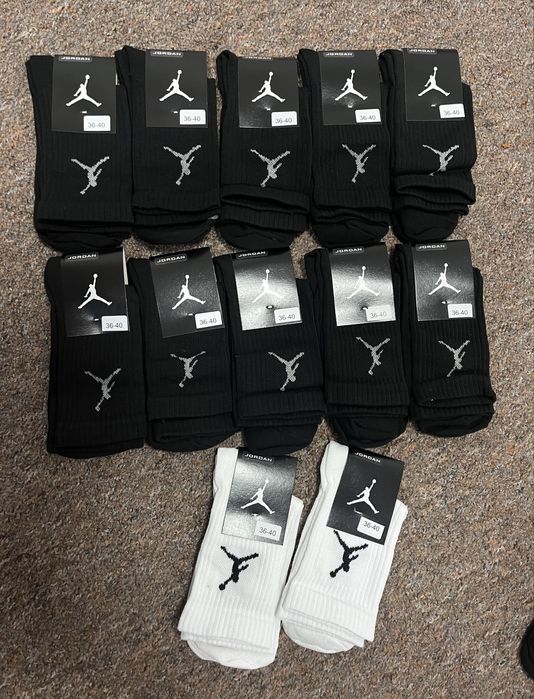 Skarpetkj Jordan 10 par czarnych + 2 pary białych gratis