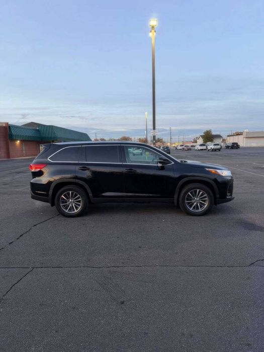 Toyota Highlander XLE      2019