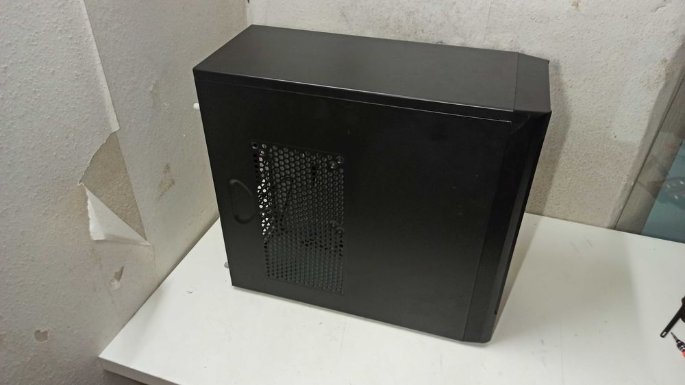 Obudowa Logic B38