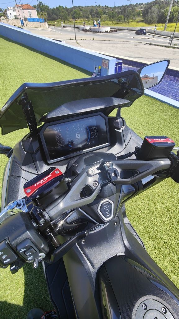 Yamaha T-Max 560 tech max