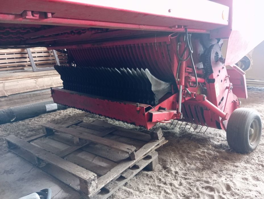 Przyczepa samozbierająca