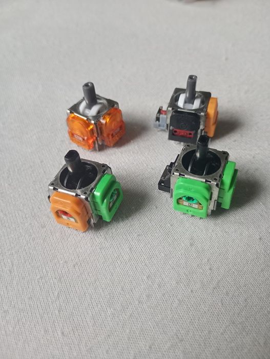 Analogi pad PS4 PS5 PlayStation, wymiana, hall effect, TMR, favor