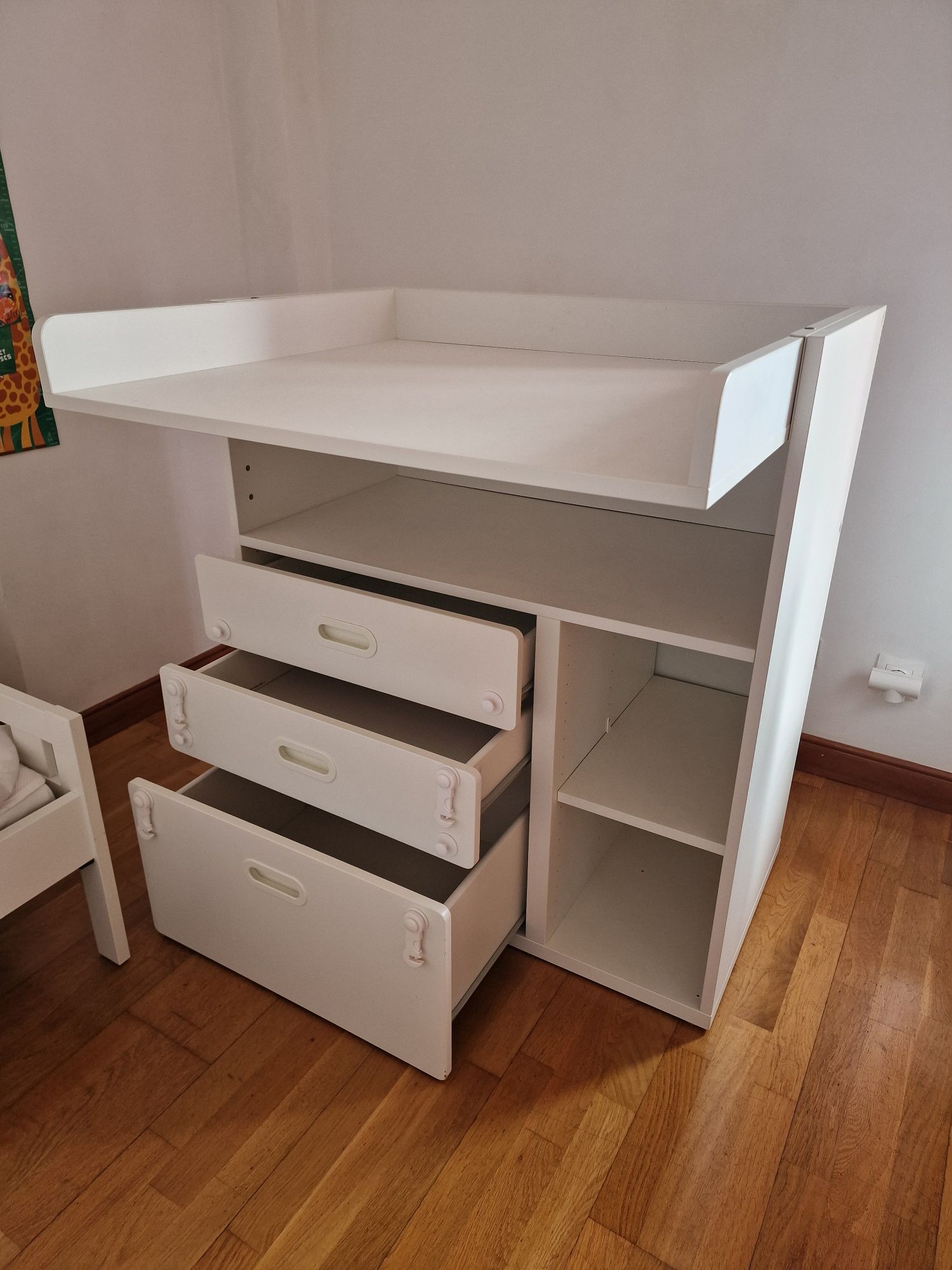 Móvel muda fralda IKEA