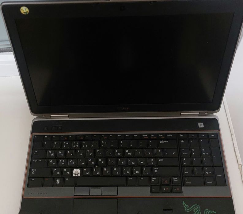 Ноутбук Dell pro support на запчастини