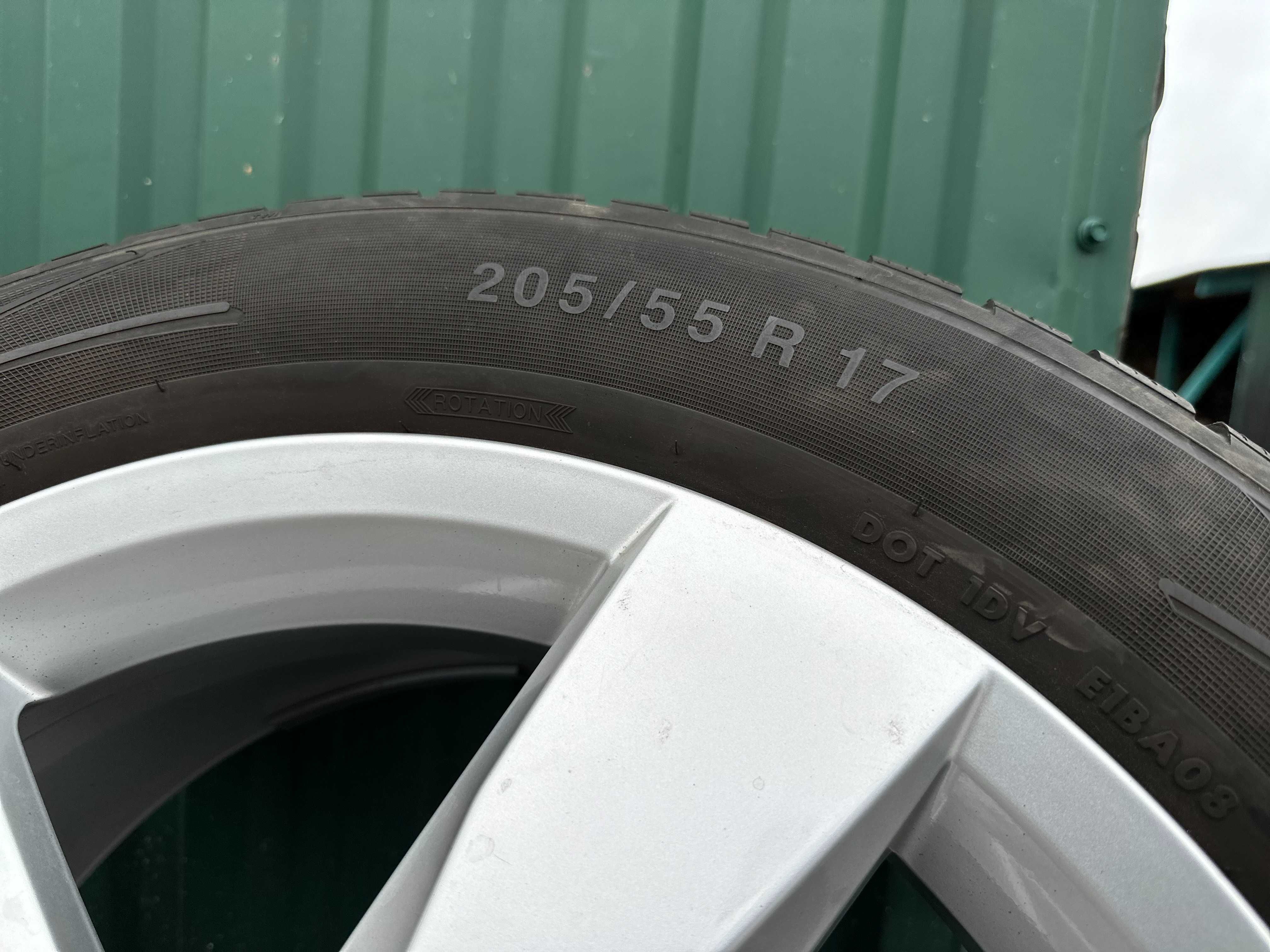 Диски 5/100 R17 6,5J ET39 T-Cross Skoda +205/55R17 Vredestein зима