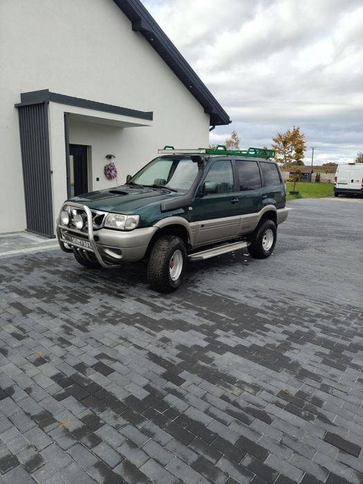 Nissan Terrano 2,7 4x4 zadbany hak holowniczy