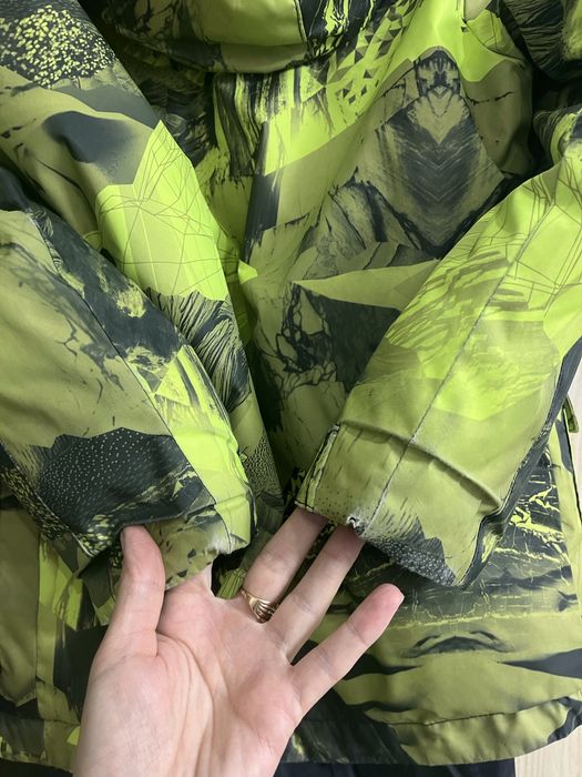 Продам дитячий горнолижний теплий костюм.