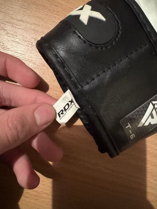 Продам перчатки RDX майже нові