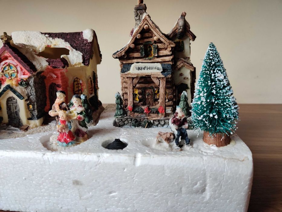 figurki domów ozdoby świateczne Boże Narodzenie