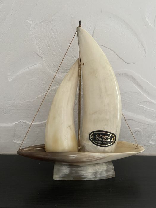 Парусник з натурального рогу