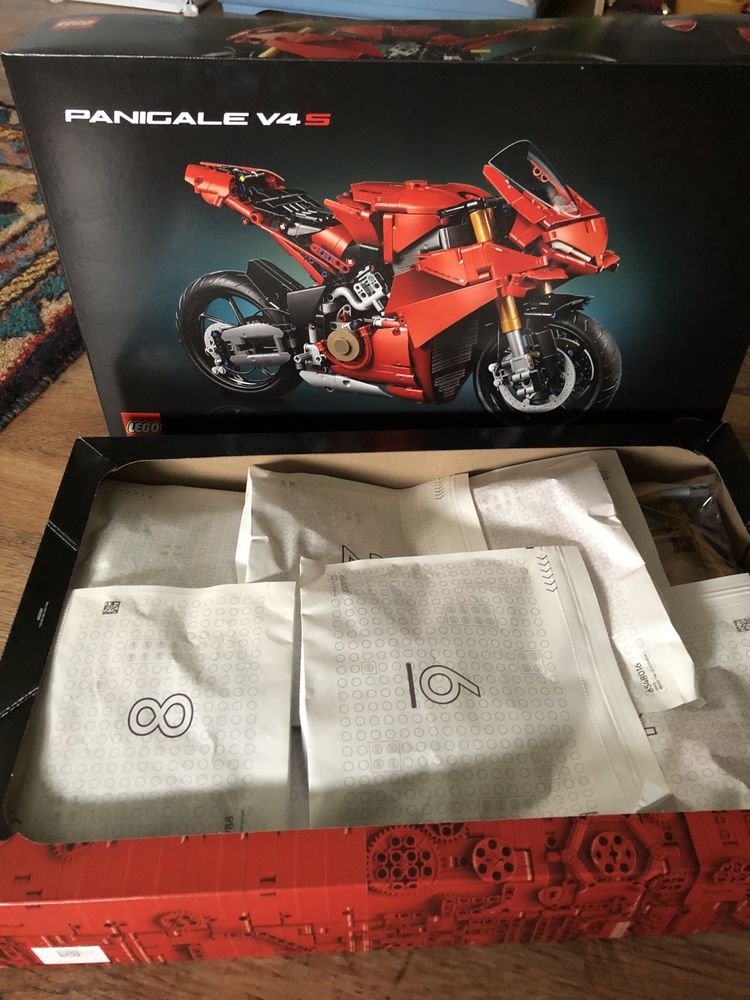 Lego Technic Panigale V4s