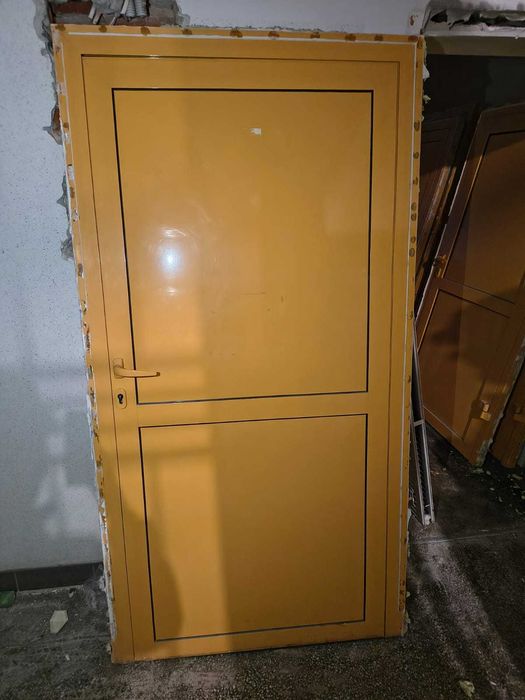 Drzwi aluminiowe wewnętrzne z rozbiórki