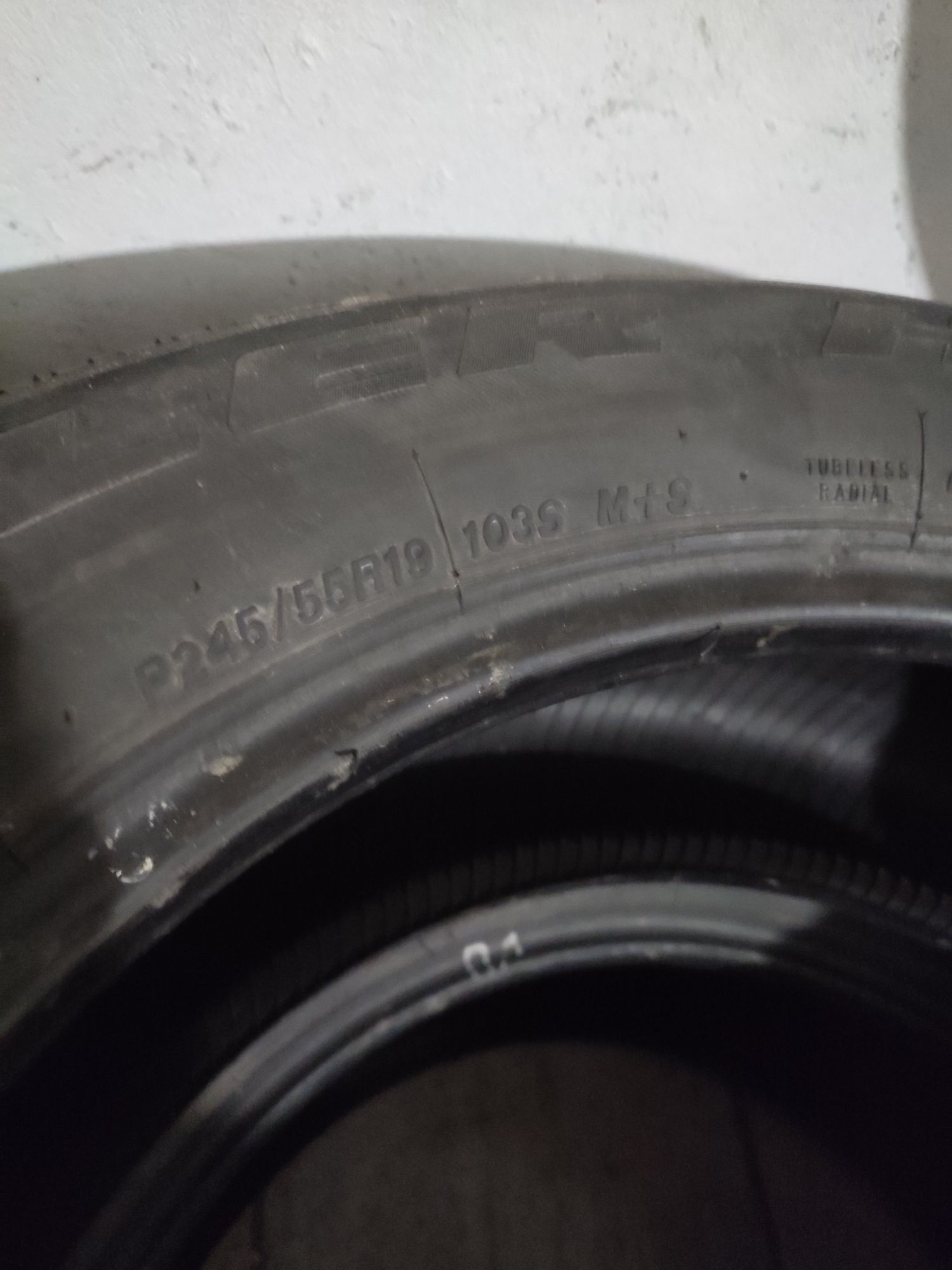 Шини Bridgestone 245 55 19