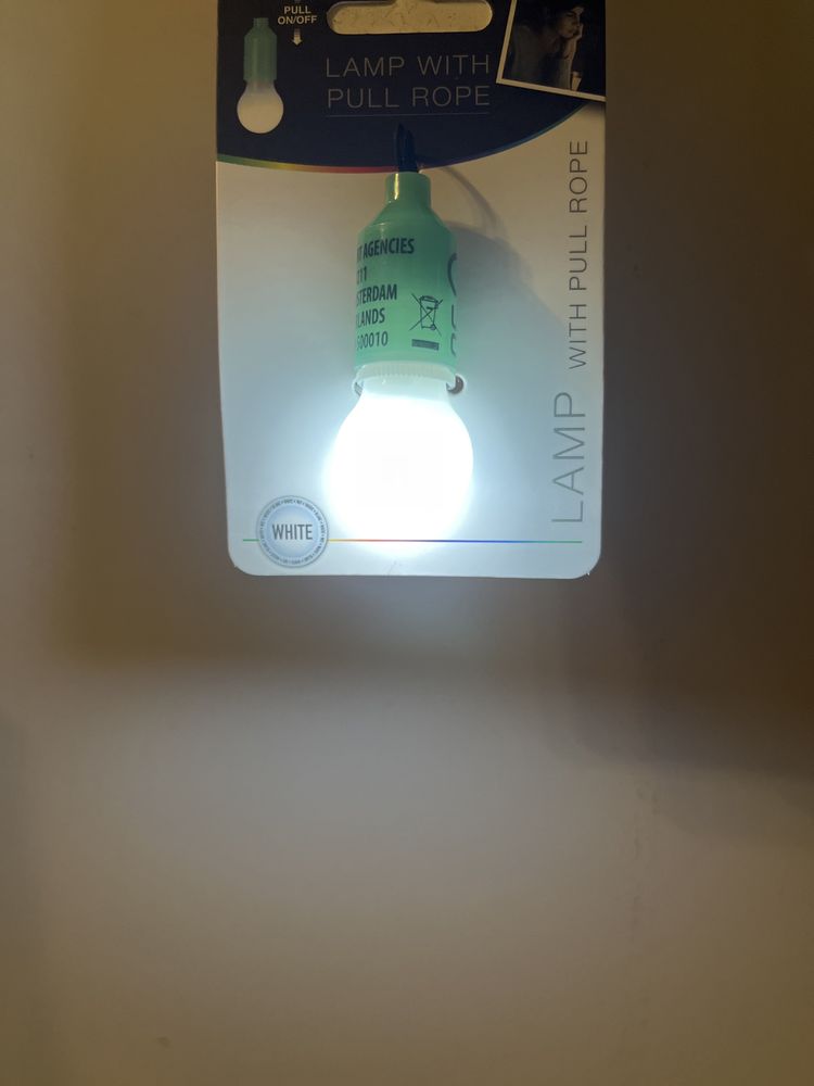 Лампочка-світильник на батарейках