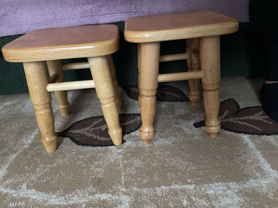 Тауретки, стільці деревʼяні , маленькі