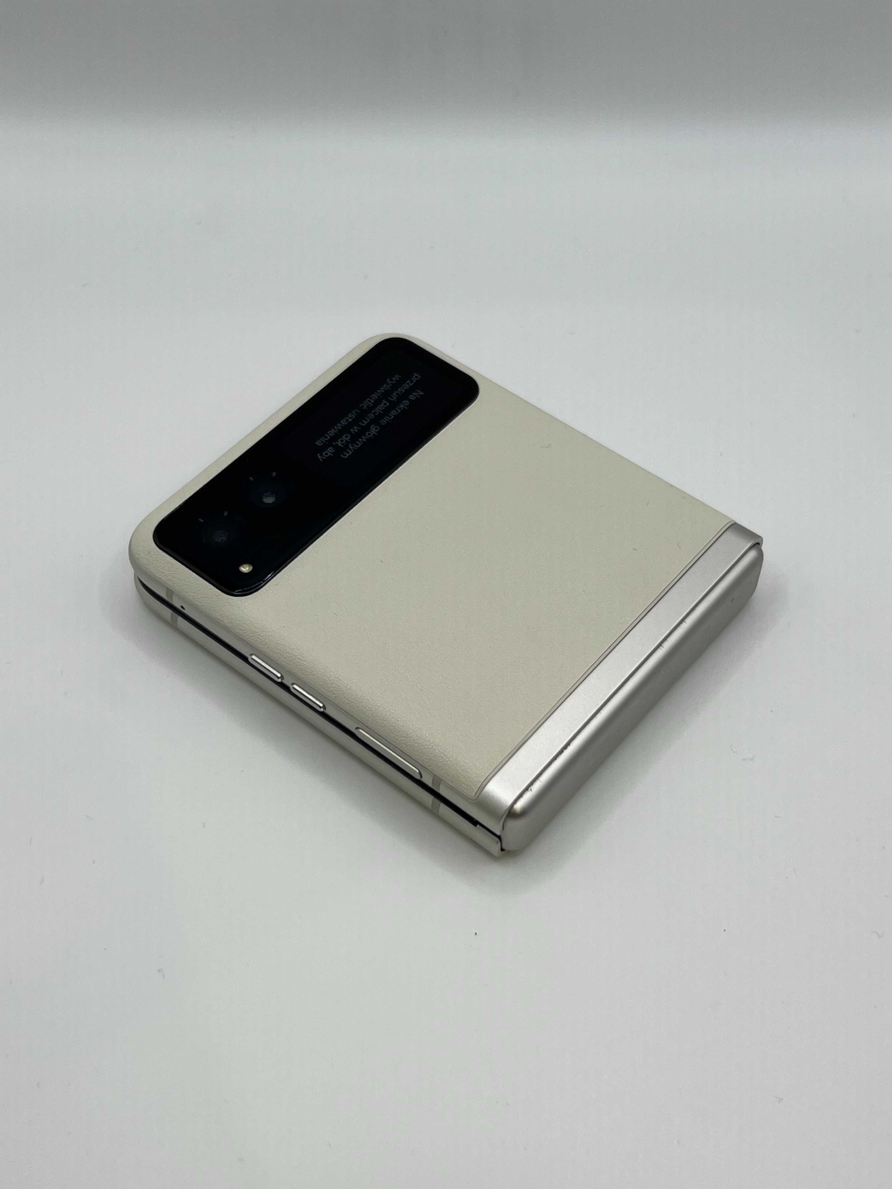 Motorola Razr 40 8/256 Vanilla Cream od Lombard HaloGSM