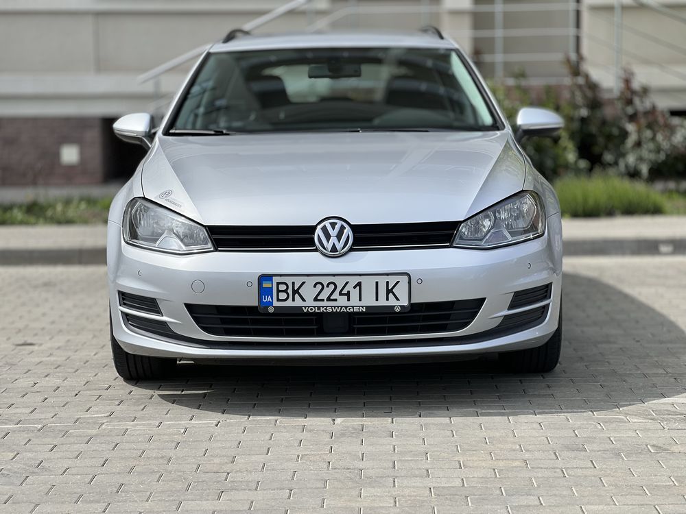 Продам Volkswagen Golf 2015г