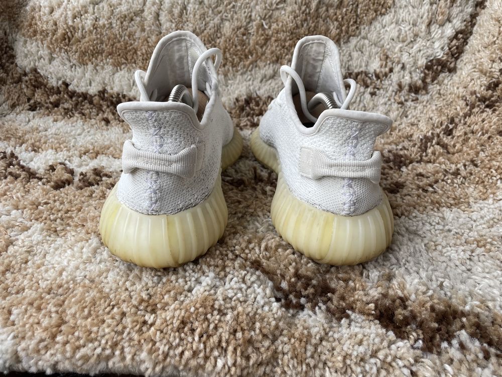 Оригінальні кросівки adidas Yeezy boost 350 v2 cream white