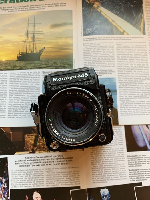 Mamiya 645 1000s з обʼєктивом Mamiya-Sekor C 80mm f/2.8