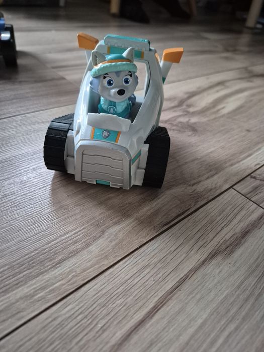Robley i everest pojazd i figurki