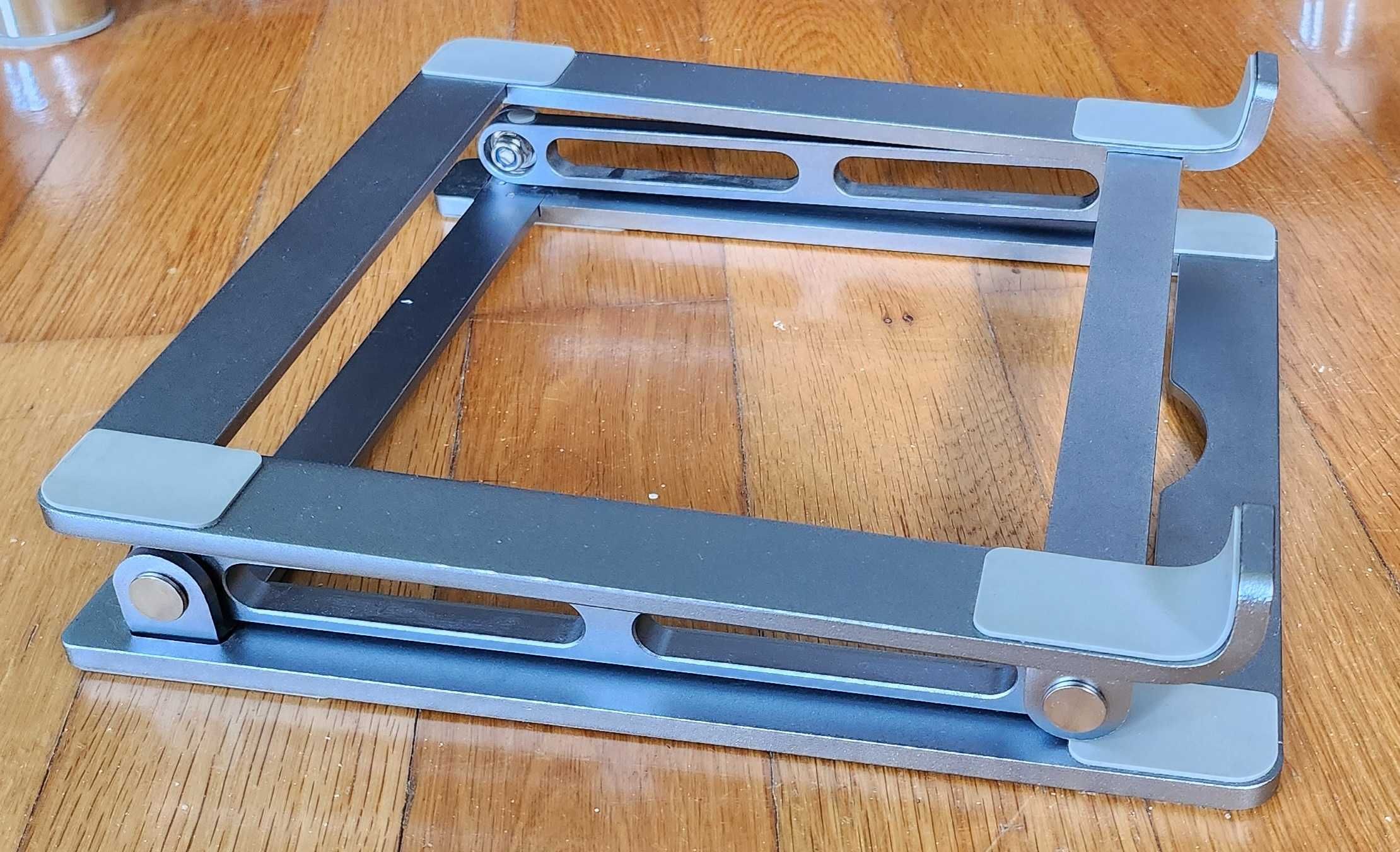Metalowa podstawka pod laptopa tablet