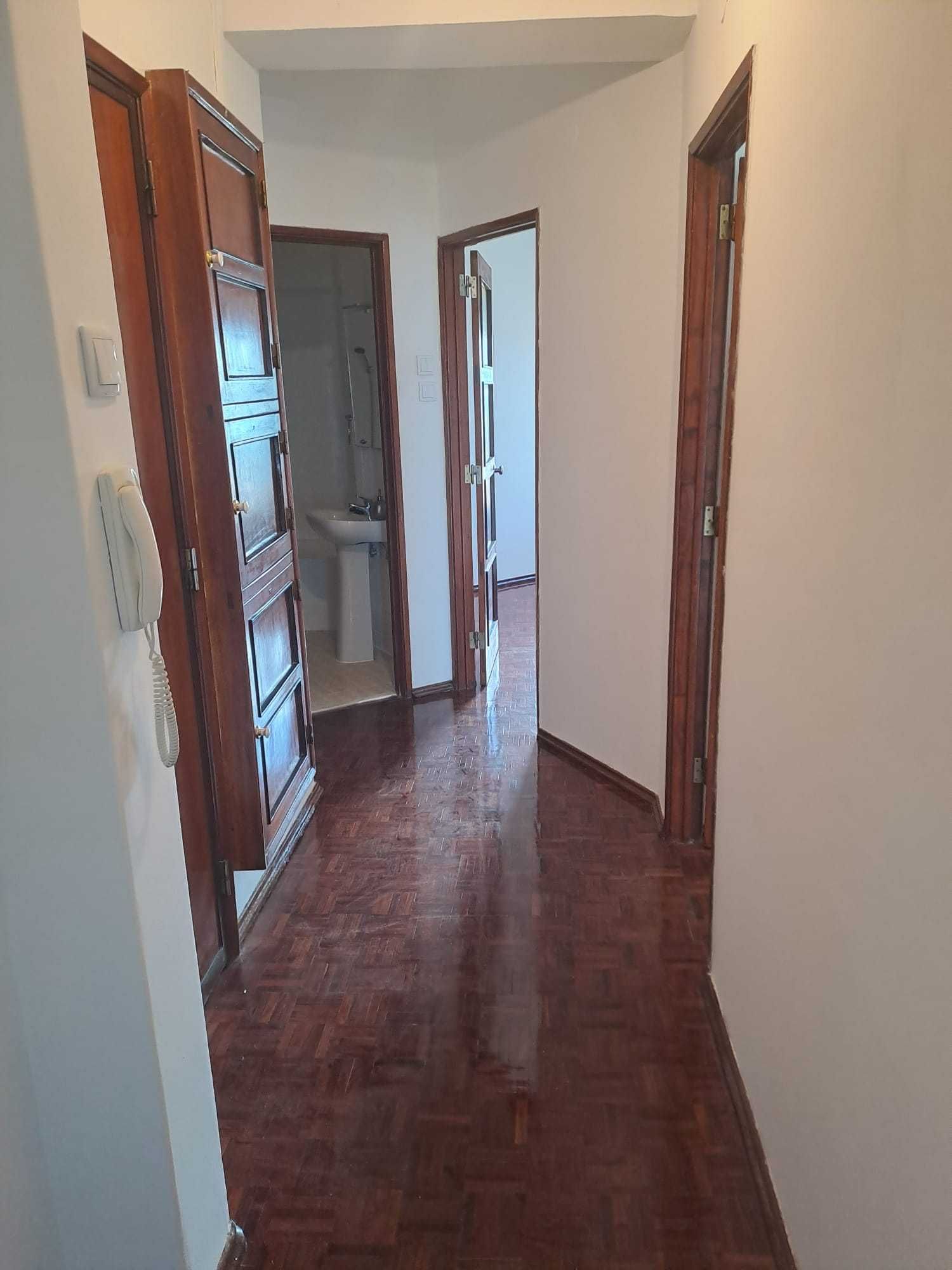 T2 Alto São João, cozinha semi-equipada