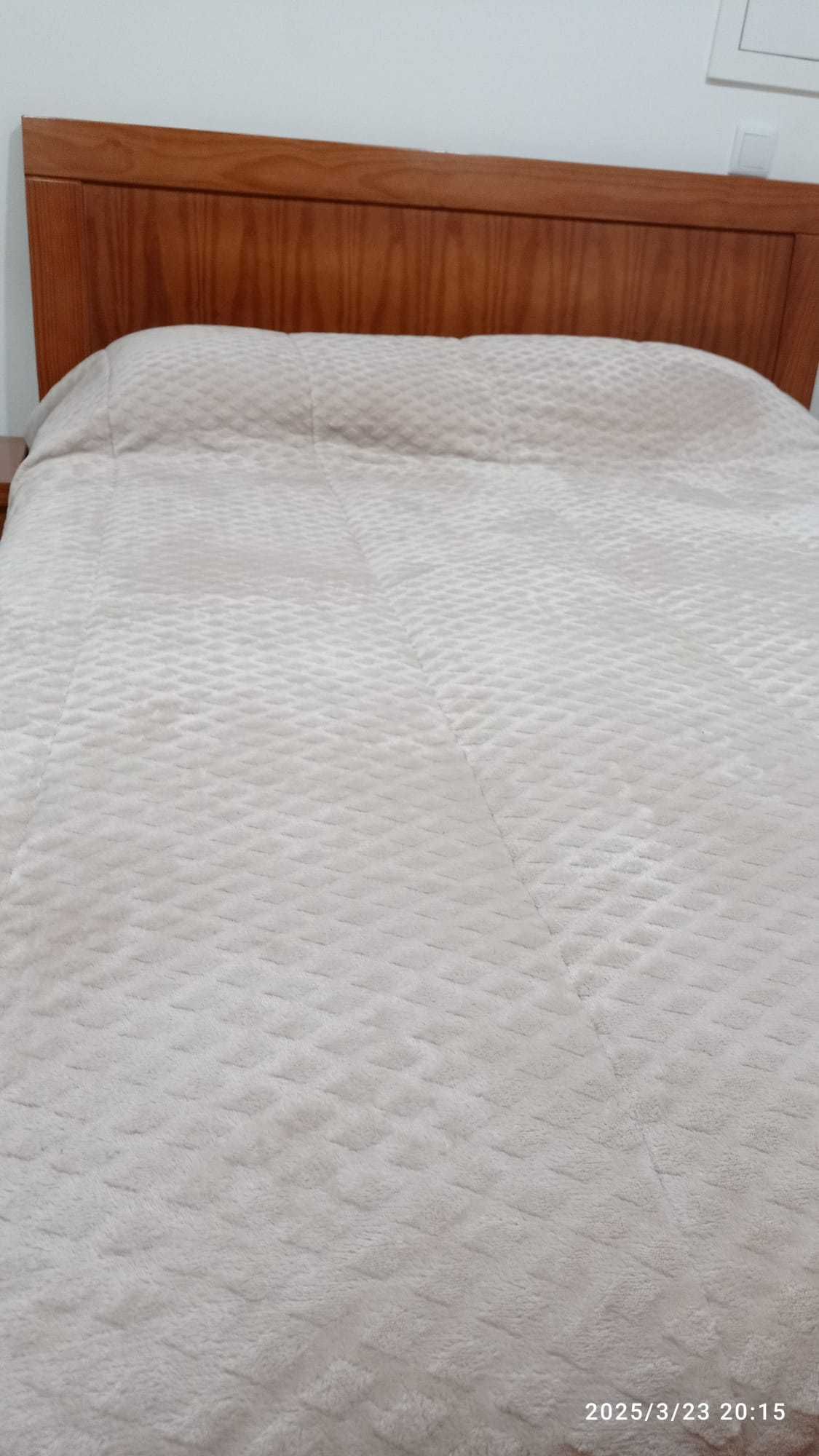 Quarto de casal completo em cerejeira