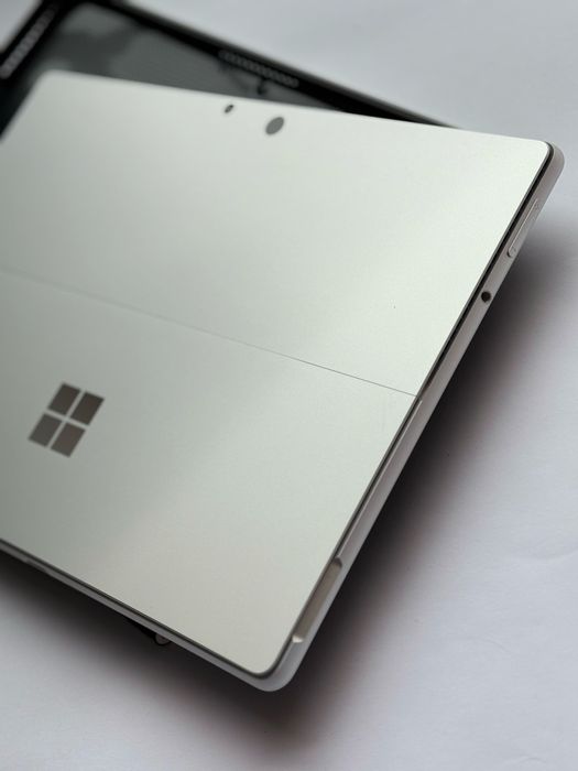 Surface Pro 8 Silver i7-1185G7 16\512Gb 13" 120 Hz IPS