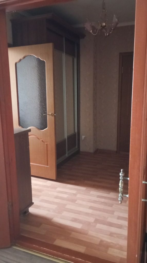 Квадрат ,8 лікарня, чешка,3 кімнатна квартира