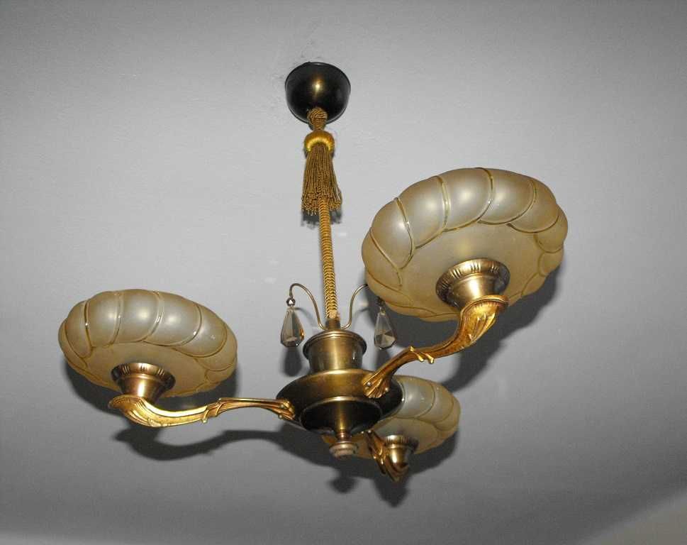 Trzyramienny, mosiężny żyrandol/lampa z kloszami