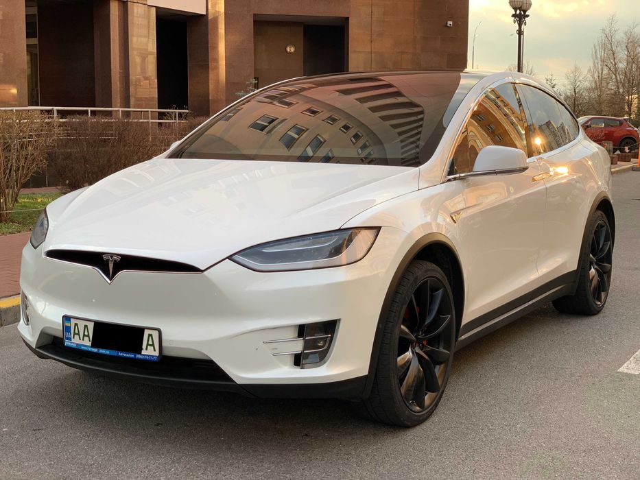 продам Tesla MODEL X 90D целая!