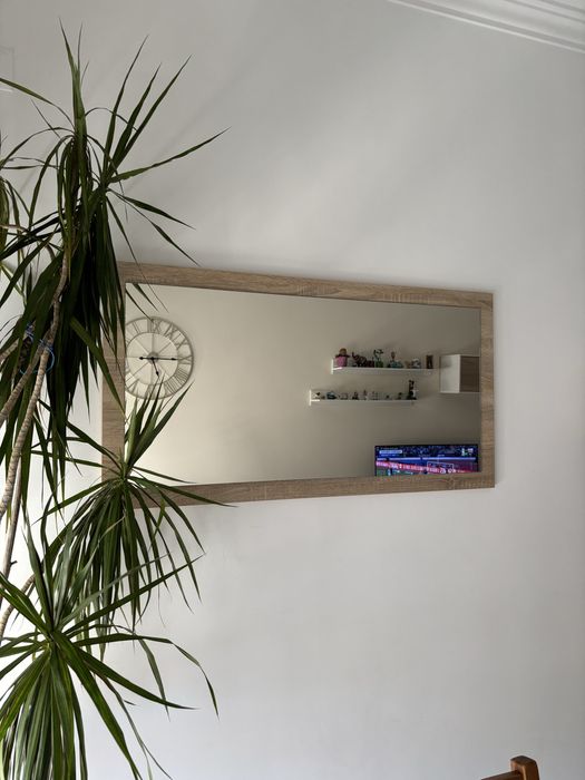 Espelho de parede na cor carvalho