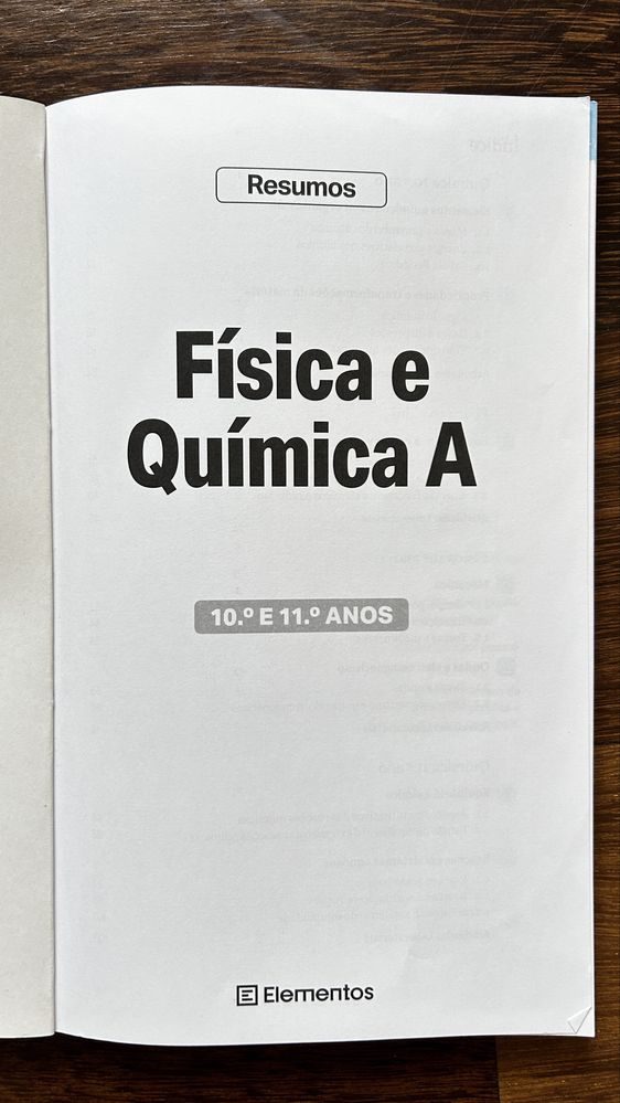 Livros de apoio e resumo 10o e 11o ano (Os Maias e Física e Química A)